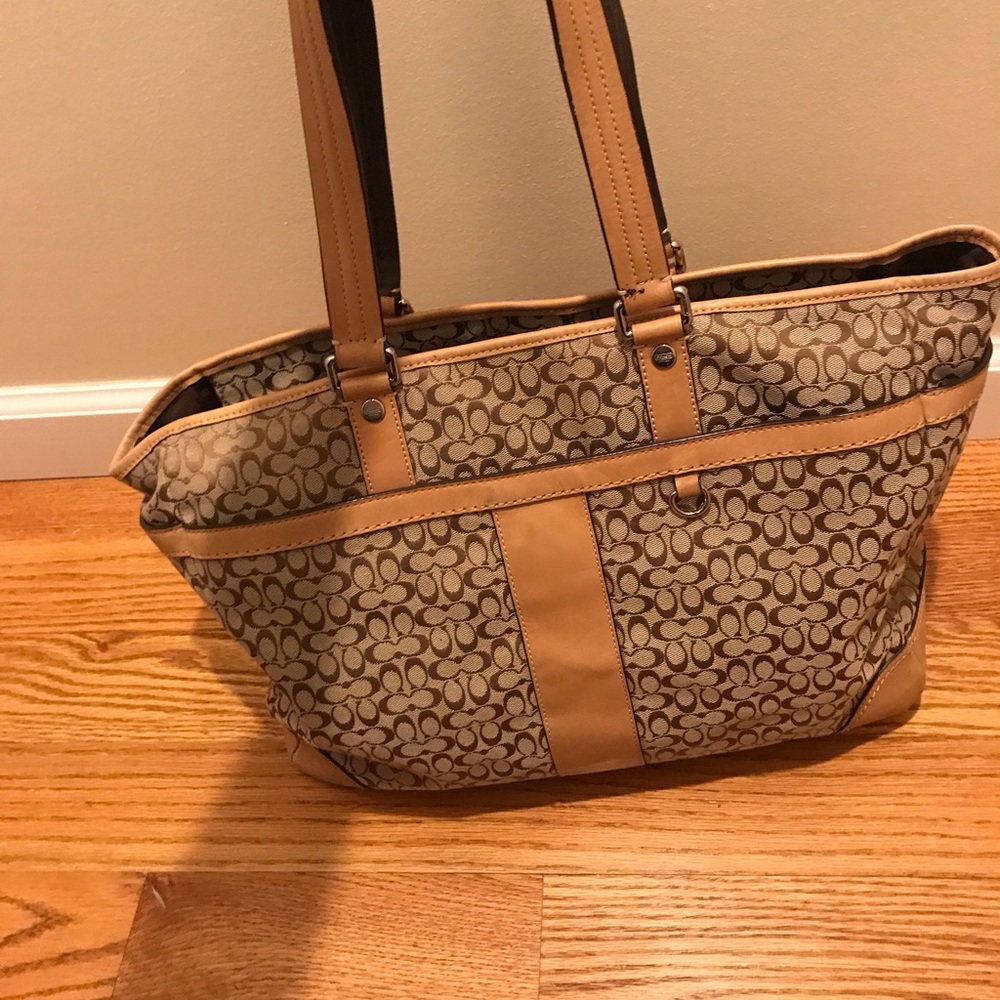 Coach purse - Picture 3 of 3